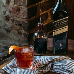 JOHNNIE WALKER 尊尼获加 黑牌 醇黑 调和 苏格兰威士忌 40%vol 700ml拼团价多少钱？